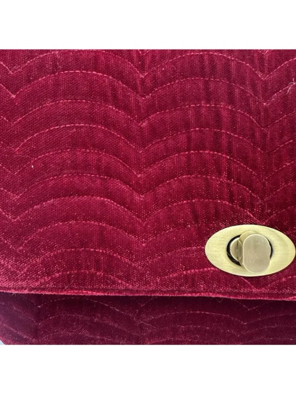 Burgundy Velvet Quilt Crossbody Evening Dress Purse Formal Scalloped Design